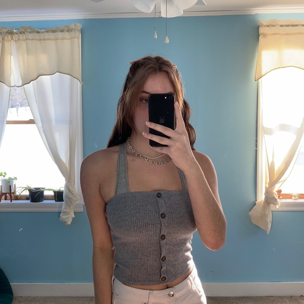 Gray crop top w brown buttons